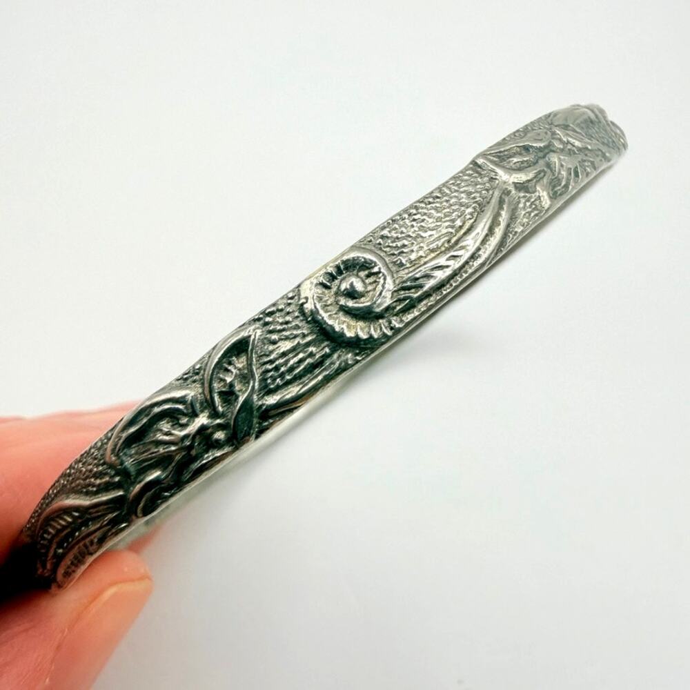 Vintage Taxco Mexico Alpaca Silver Bangle Bracelet Floral Repousse 8 Inch - Picture 4 of 8